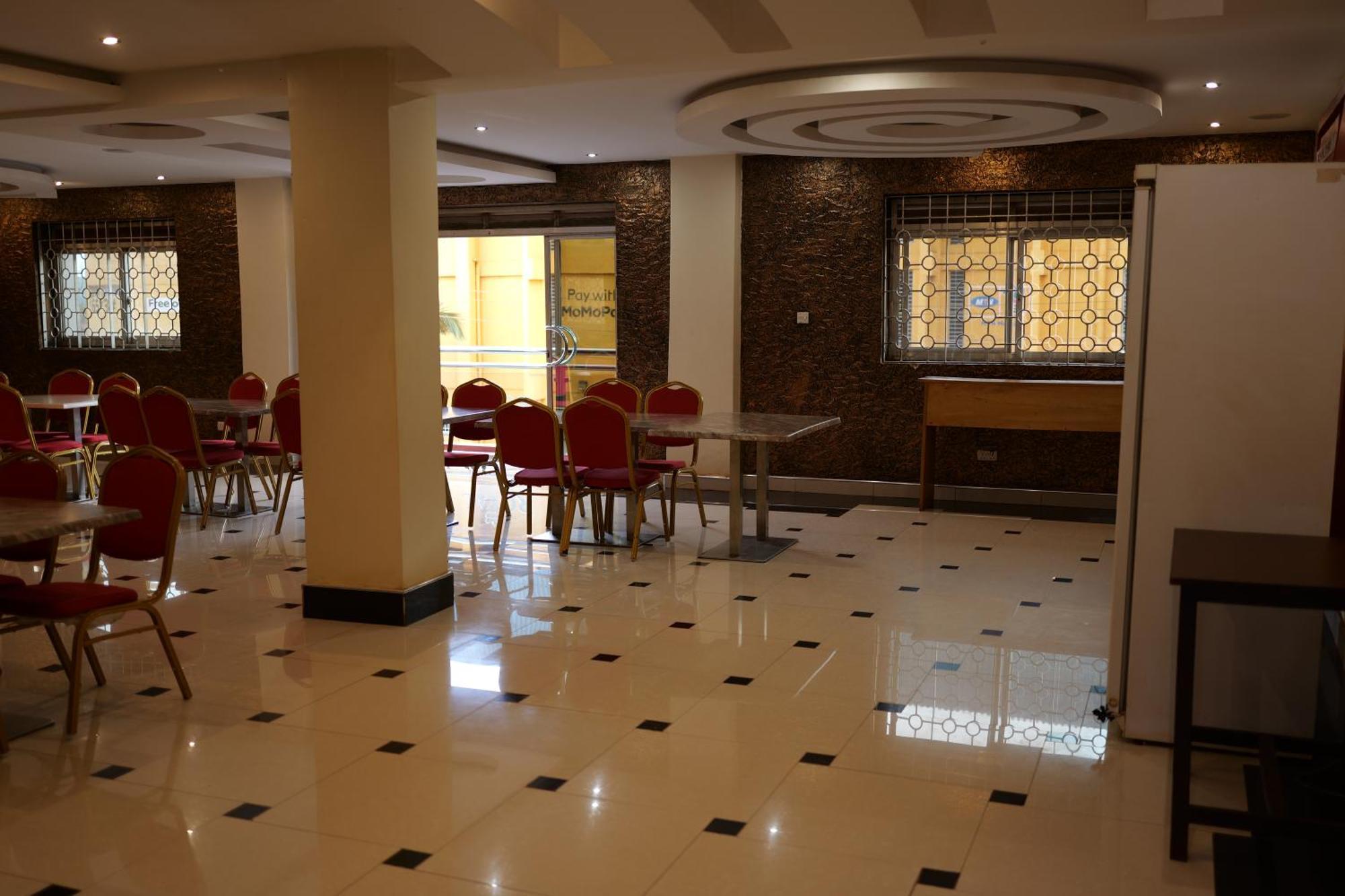 Royal Park Hotel Jinja Exteriér fotografie
